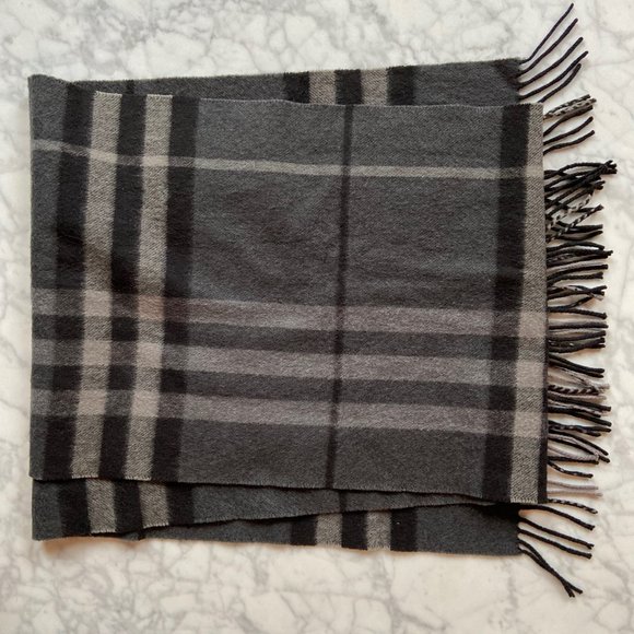 Burberry Scarf (gray classic check ) - Picture 1 of 6
